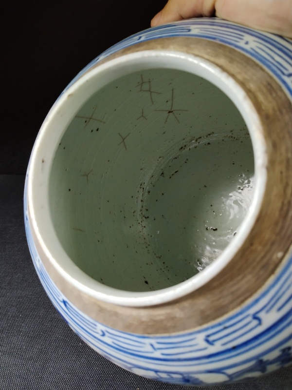 古玩陶瓷清中期嘉道纏枝蓮三喜超大罐（高23cm）拍賣，當前價格800元