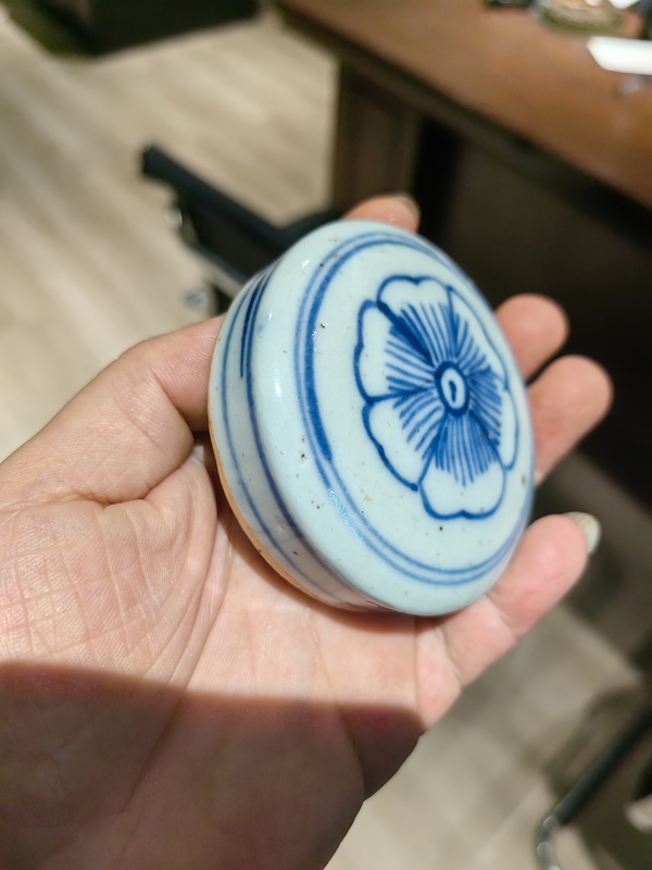 古玩陶瓷晚清·青花庭院仕女嬰戲紋罐拍賣,當前價格2588元