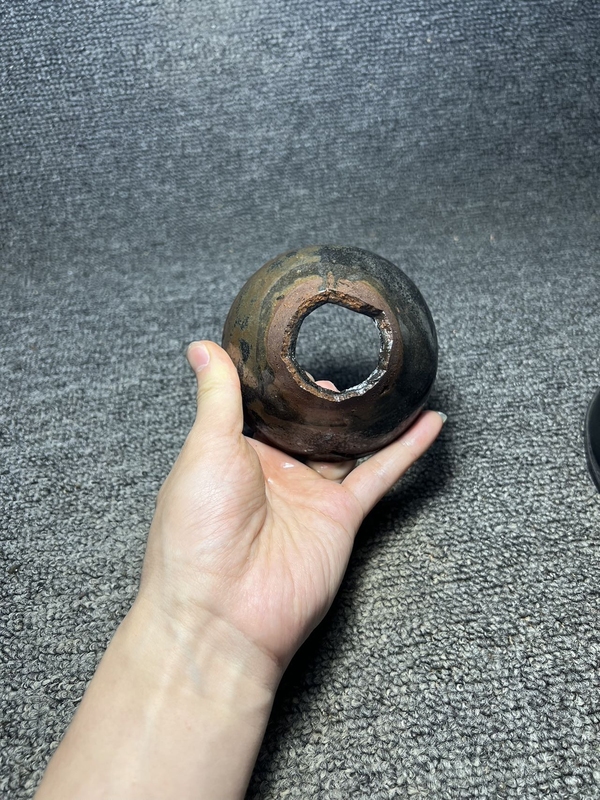 古玩陶瓷南宋建窯精品油滴盞茶漏拍賣，當(dāng)前價(jià)格980元