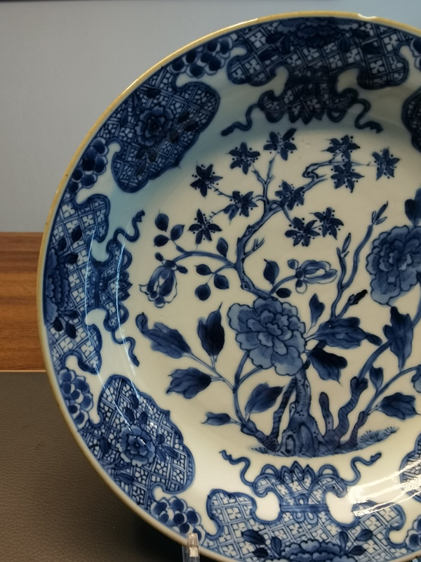 古玩陶瓷康熙頂級翠毛藍青花花卉紋折沿盤拍賣,當前價格2980元