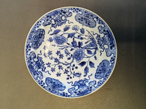 古玩陶瓷康熙頂級翠毛藍青花花卉紋折沿盤拍賣,當前價格2980元