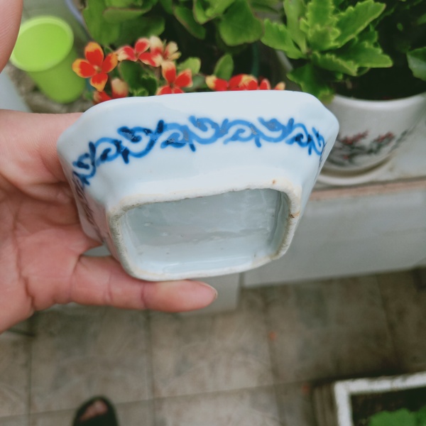 古玩陶瓷清代青花團(tuán)鳳紋筆舔拍賣,當(dāng)前價(jià)格580元