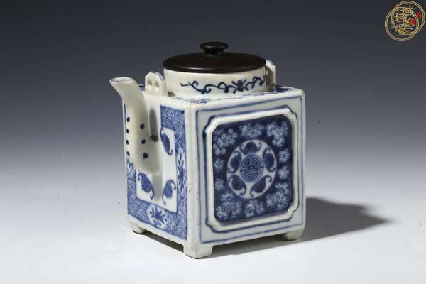 古玩陶瓷清中·青花五福捧壽紋壺真品鑒賞圖