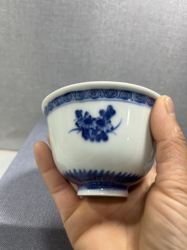 古玩陶瓷清乾隆花卉紋青花杯拍賣，當(dāng)前價格2800元