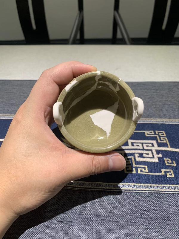 古玩陶瓷實物保真館藏級南宋龍泉青瓷鼎式爐拍賣,當(dāng)前價格1880元