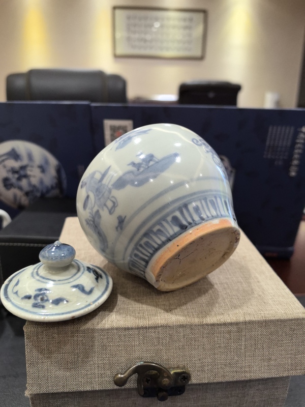 古玩陶瓷青花花卉人物紋蓋罐拍賣,當前價格13800元