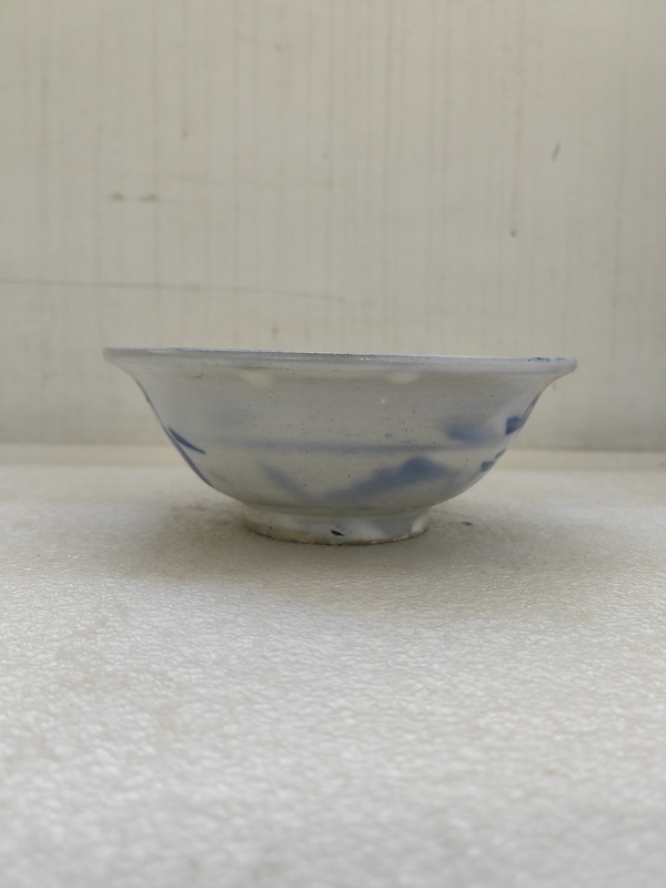 古玩陶瓷青花三魚花卉紋撇口碗拍賣,當(dāng)前價(jià)格480元