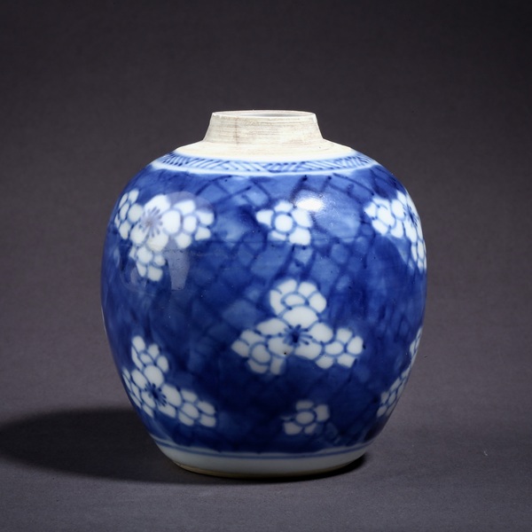 古玩陶瓷清康熙·青花留白冰梅圖茶葉罐拍賣,當前價格1850元