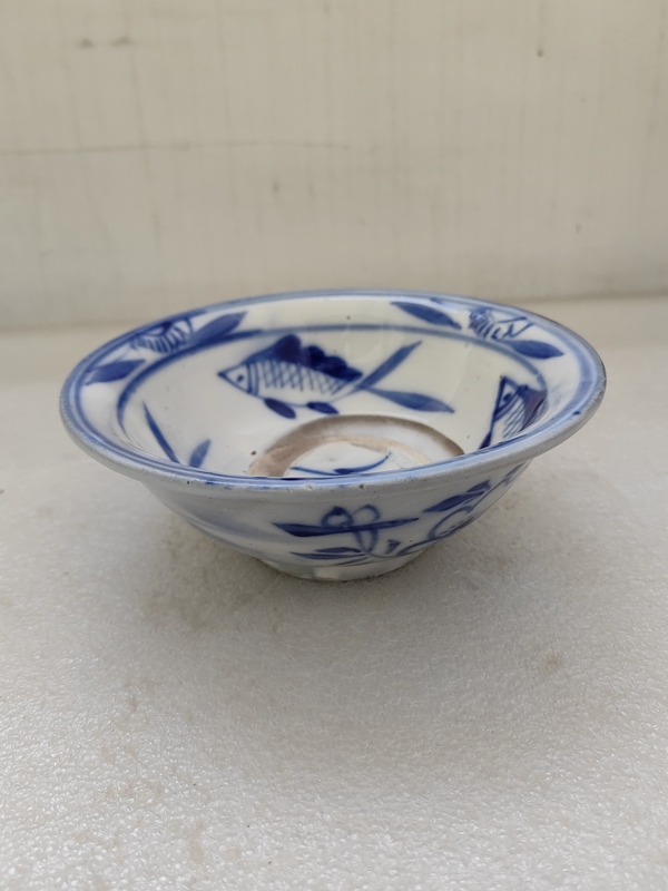 古玩陶瓷青花三魚花卉紋撇口碗拍賣,當(dāng)前價(jià)格480元