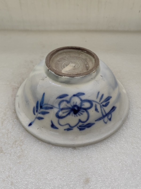 古玩陶瓷青花三魚花卉紋撇口碗拍賣,當(dāng)前價(jià)格480元