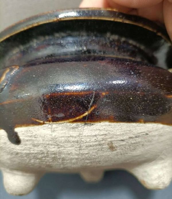 古玩陶瓷清代磁州窯三足醬釉獸耳爐拍賣,當前價格2200元