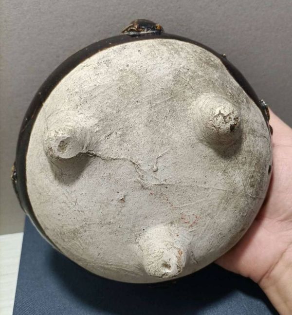 古玩陶瓷清代磁州窯三足醬釉獸耳爐拍賣,當前價格2200元