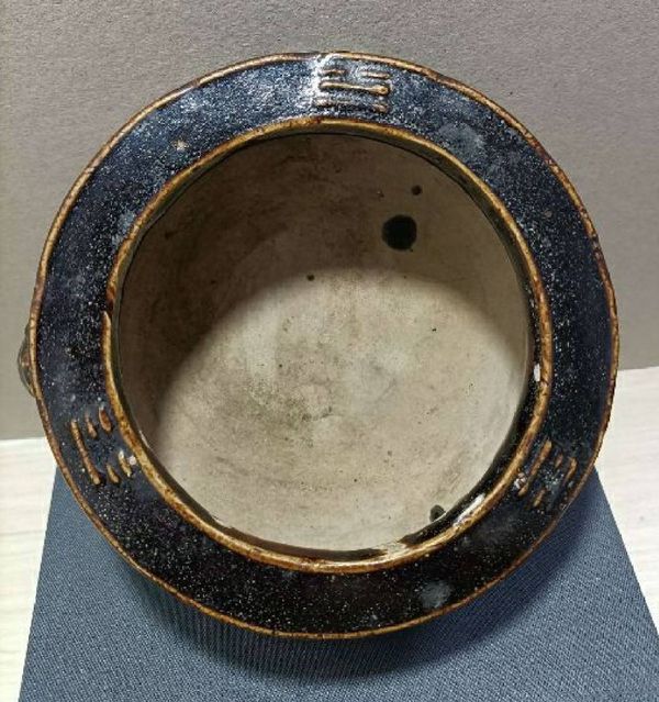 古玩陶瓷清代磁州窯三足醬釉獸耳爐拍賣,當前價格2200元