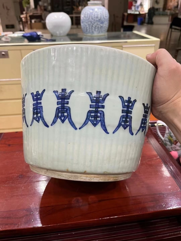 古玩陶瓷冬青釉青花壽字紋筒式爐拍賣,當前價格9800元