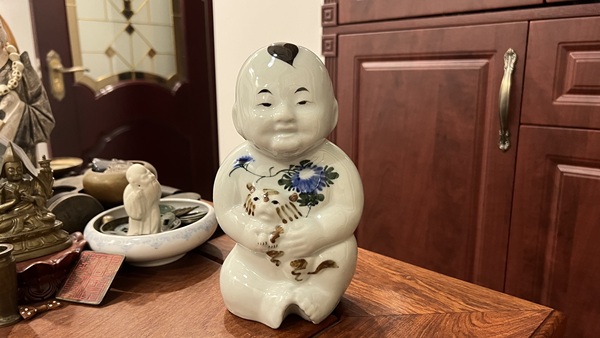 古玩陶瓷民國童子塑像拍賣,當前價格1399元