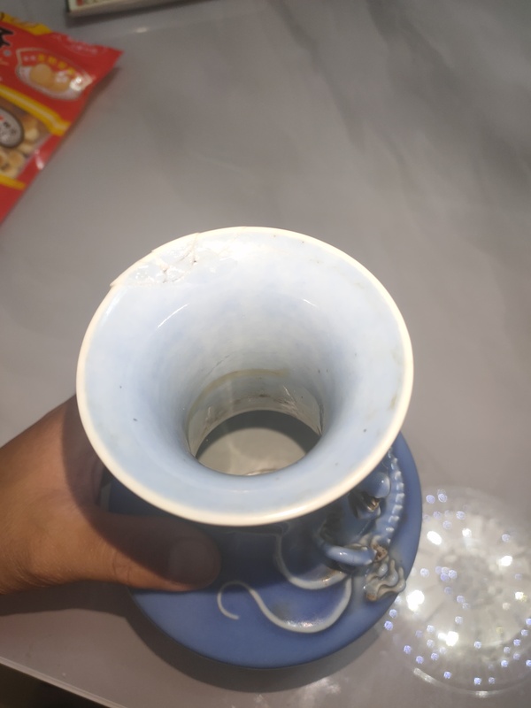 古玩陶瓷天藍釉堆龍紋瓶拍賣,當前價格3500元