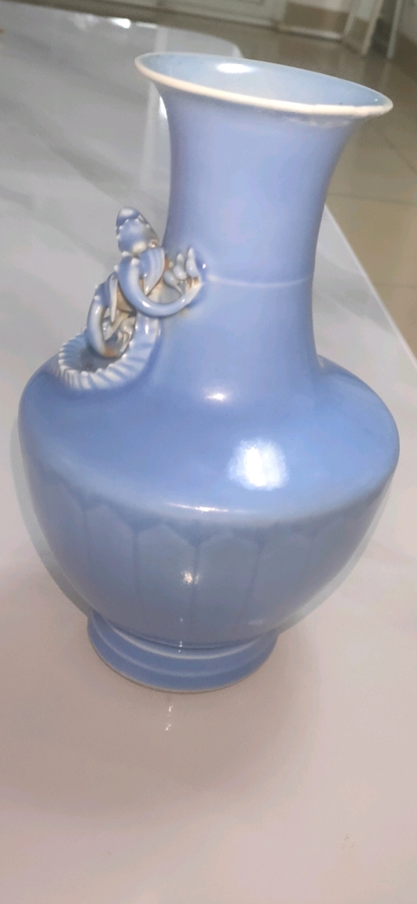 古玩陶瓷天藍釉堆龍紋瓶拍賣,當前價格3500元