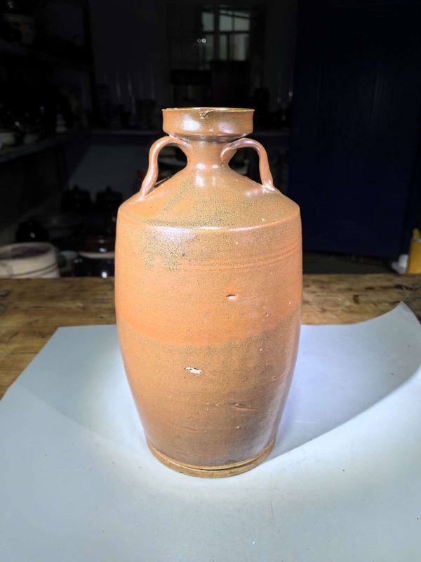 古玩陶瓷雙系褐釉盤口瓶拍賣,當(dāng)前價(jià)格999元