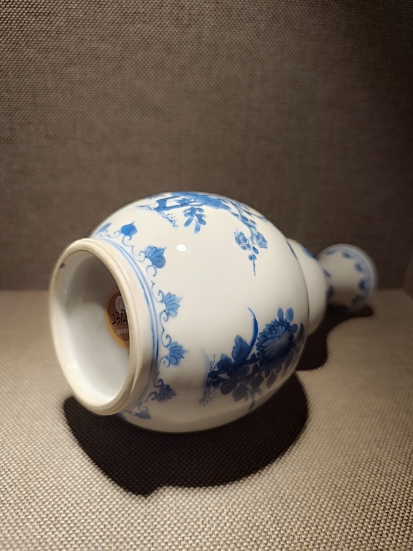 古玩陶瓷花卉紋青花葫蘆瓶拍賣,當(dāng)前價(jià)格8999元