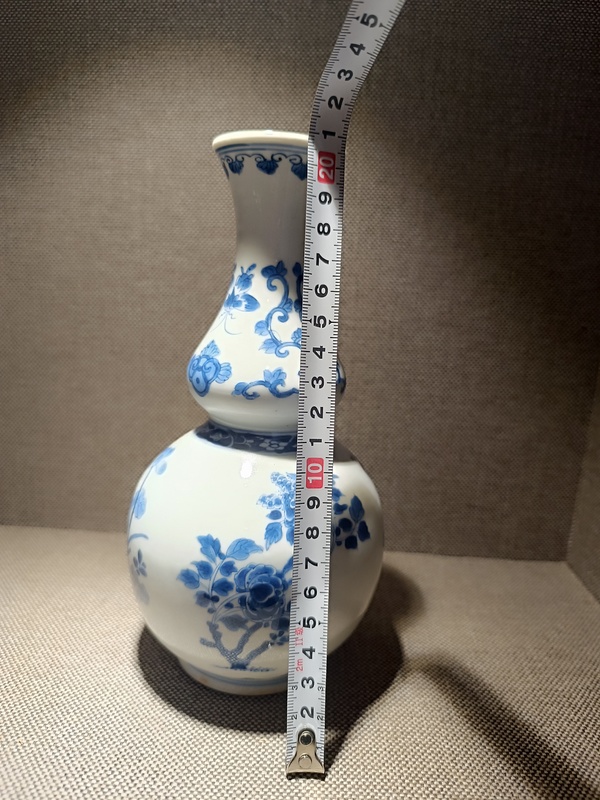古玩陶瓷花卉紋青花葫蘆瓶拍賣,當(dāng)前價(jià)格8999元