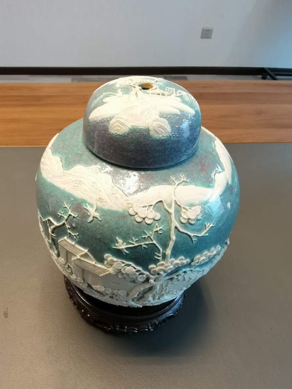 古玩陶瓷晚清爐鈞釉堆塑山水人物紋大蓋罐拍賣,當前價格4500元