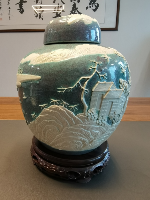 古玩陶瓷晚清爐鈞釉堆塑山水人物紋大蓋罐拍賣,當前價格4500元
