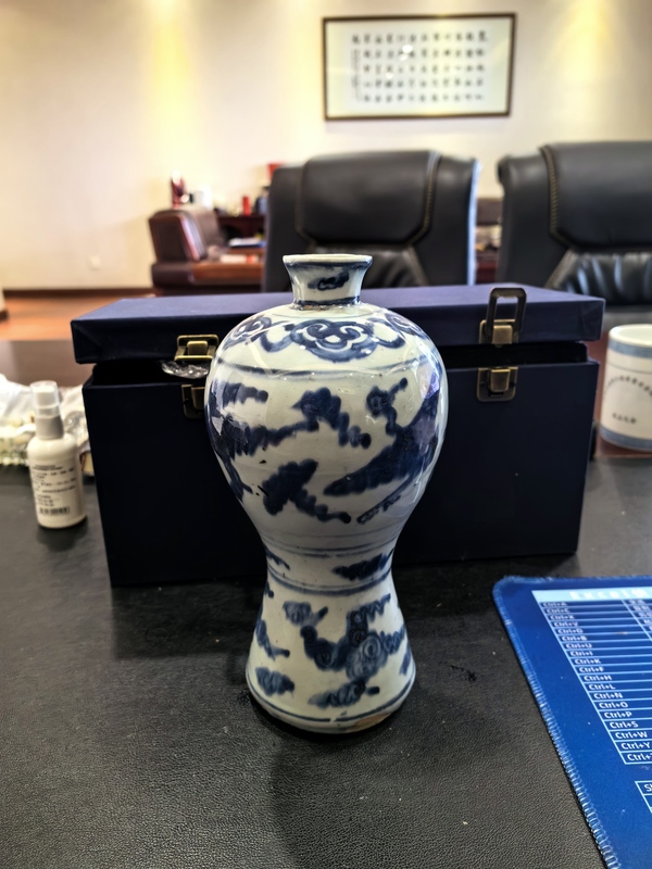 古玩陶瓷青花云鶴紋梅瓶拍賣,當(dāng)前價格36000元