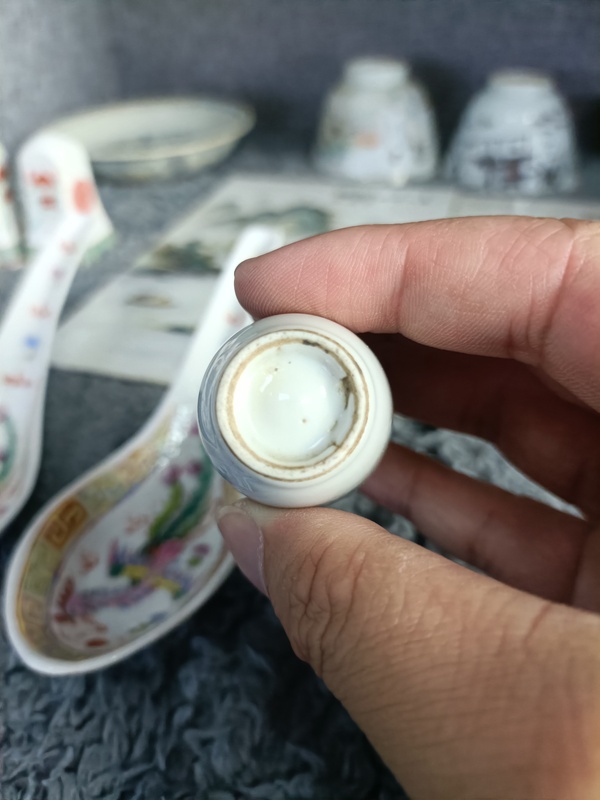 古玩陶瓷同治粉彩人物紋鼻煙壺拍賣,當前價格2600元