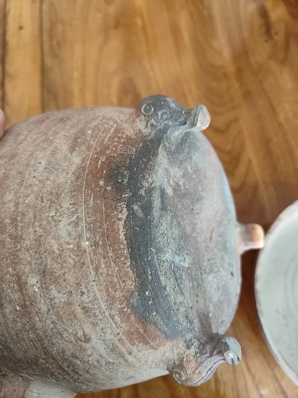古玩陶瓷青釉三足蓋鼎拍賣，當(dāng)前價(jià)格2000元