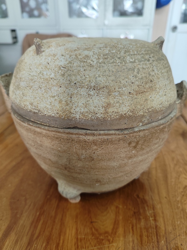 古玩陶瓷青釉三足蓋鼎拍賣，當(dāng)前價(jià)格2000元