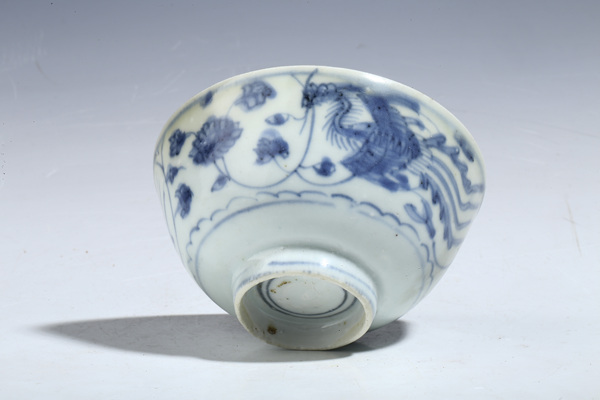 古玩陶瓷明晚·青花穿花鳳紋碗拍賣,當前價格2888元