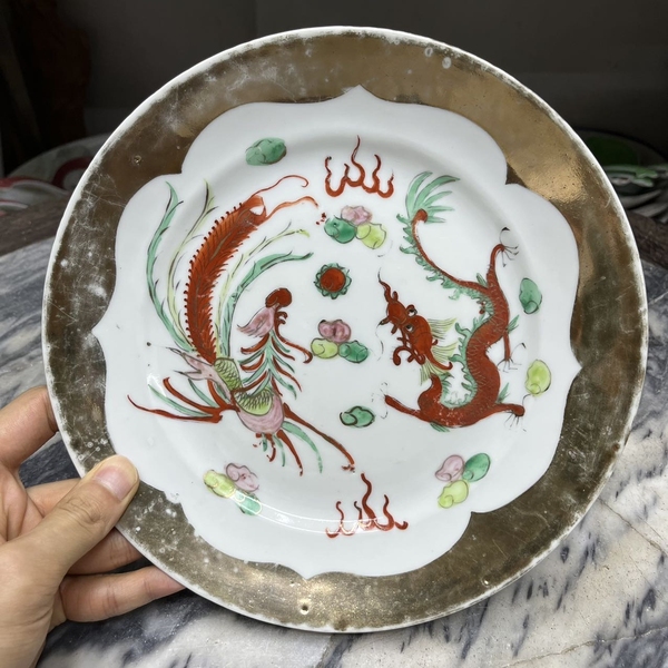 古玩陶瓷【望月樓】民國(guó)時(shí)期龍鳳紋粉彩盤拍賣,當(dāng)前價(jià)格800元