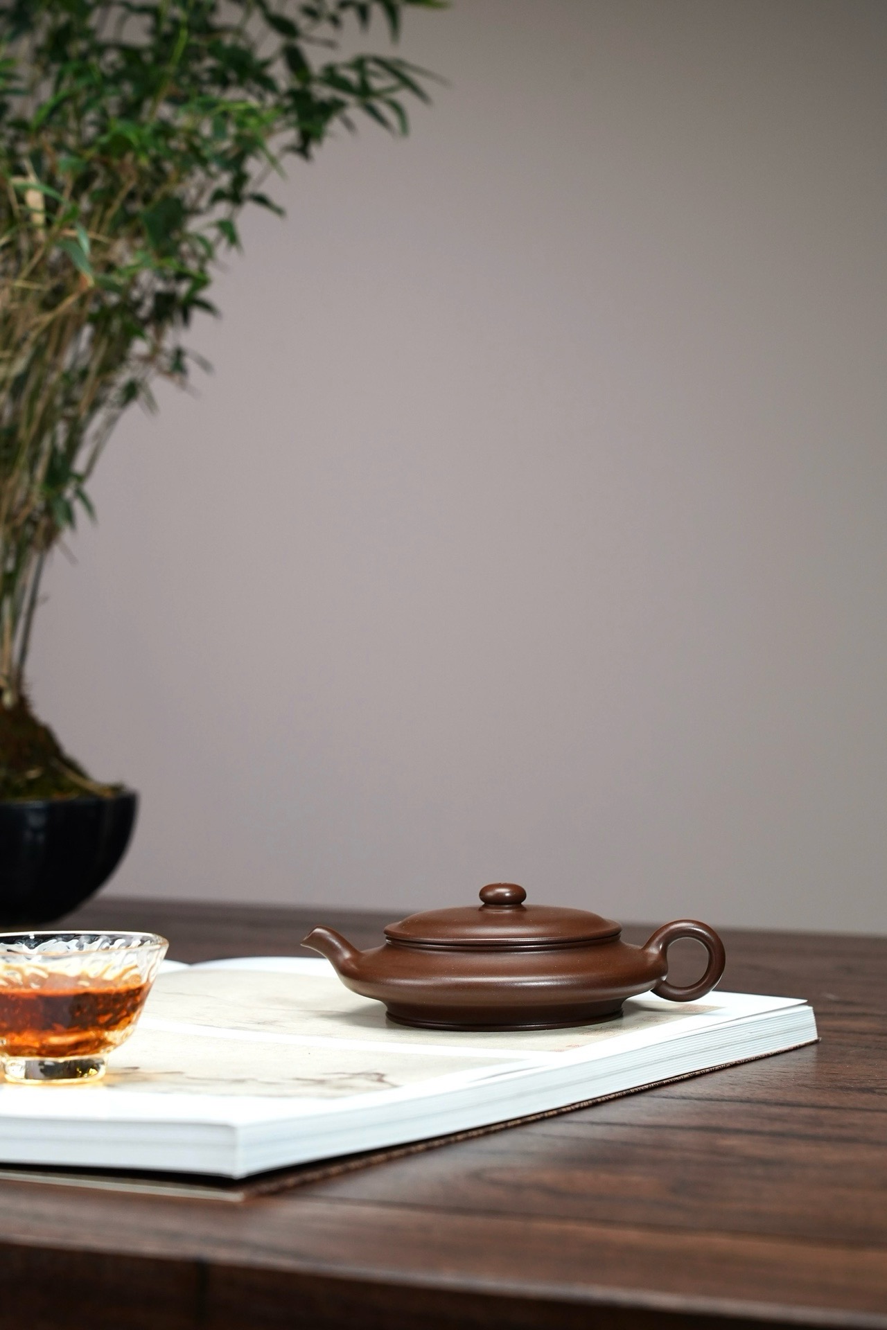 域鉴古玩】紫砂壶·陈鸣远虚扁拍卖价格/图片/值多少钱