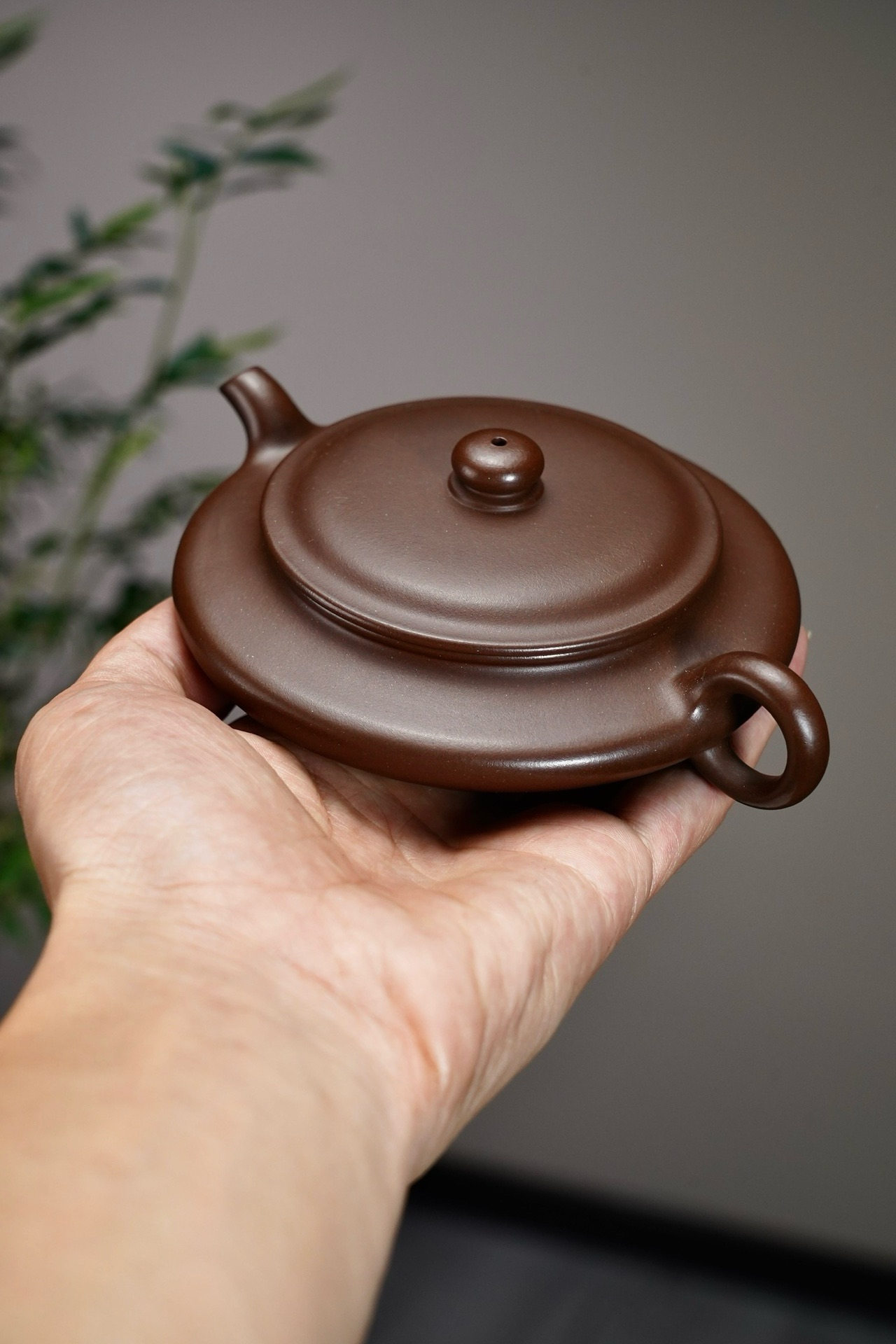 仁】『紫砂壺・寿桃壺・汪寅仙款・紅泥・茶具・茶道品』極細工