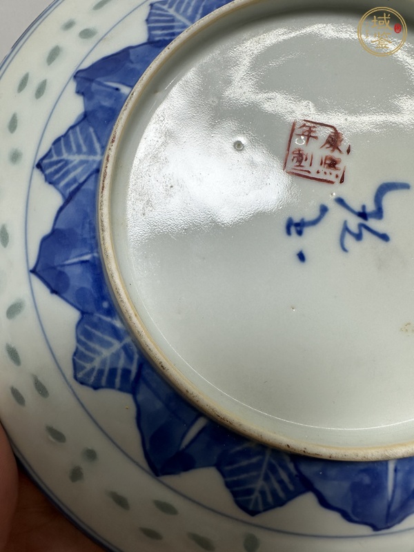古玩陶瓷民國·青花加彩龍紋玲瓏瓷盤真品鑒賞圖