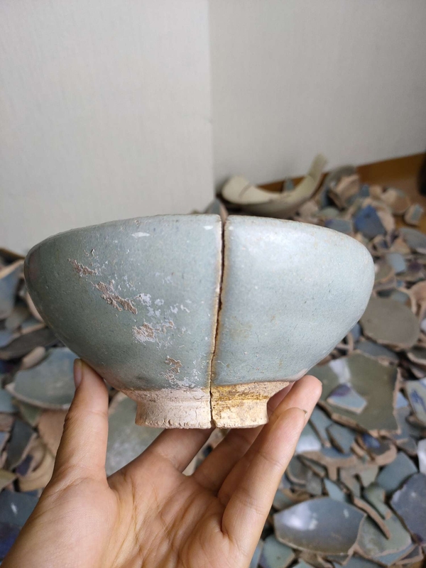 古玩陶瓷館藏級金代鈞窯天藍釉大碗拍賣,當前價格980元
