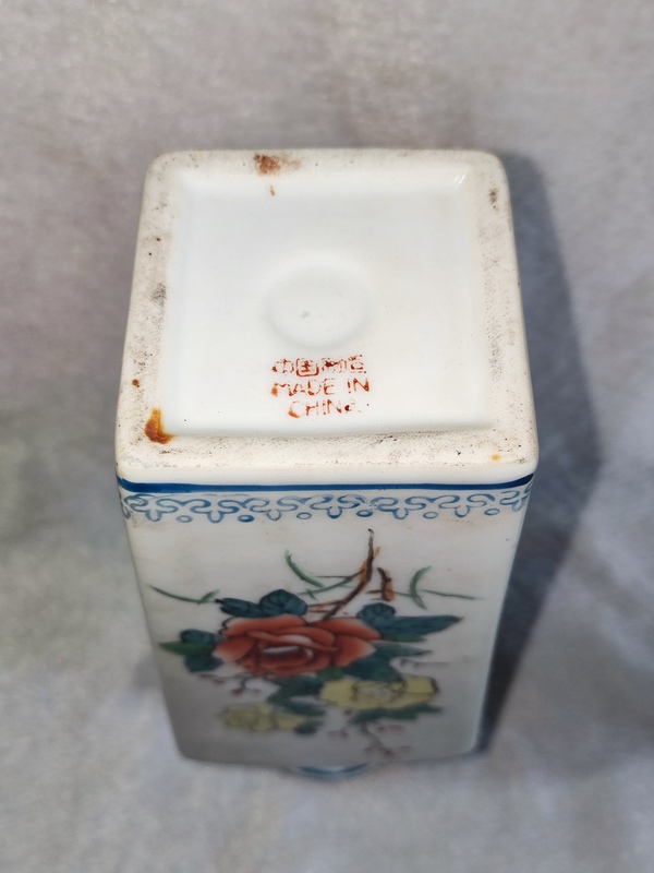 古玩陶瓷花卉紋瓶拍賣,當(dāng)前價(jià)格0元