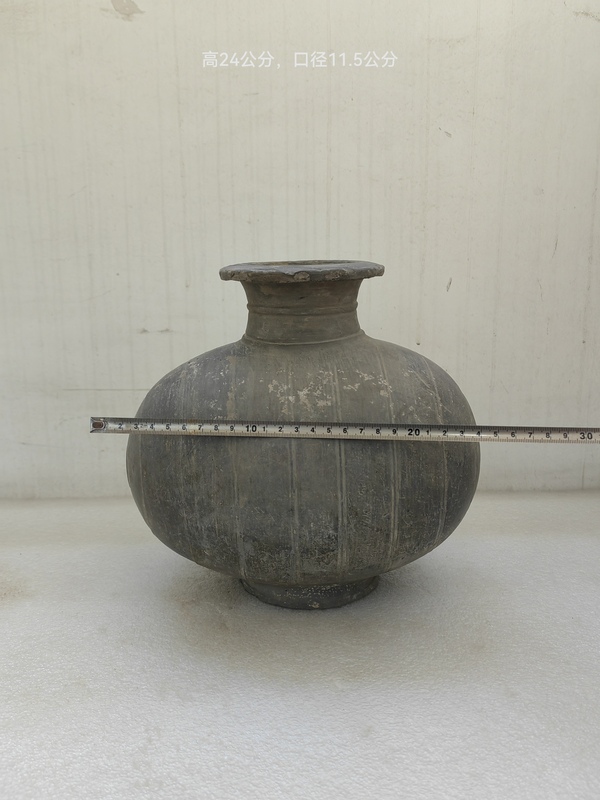 古玩陶瓷灰陶弦紋繭形壺拍賣,當前價格1200元