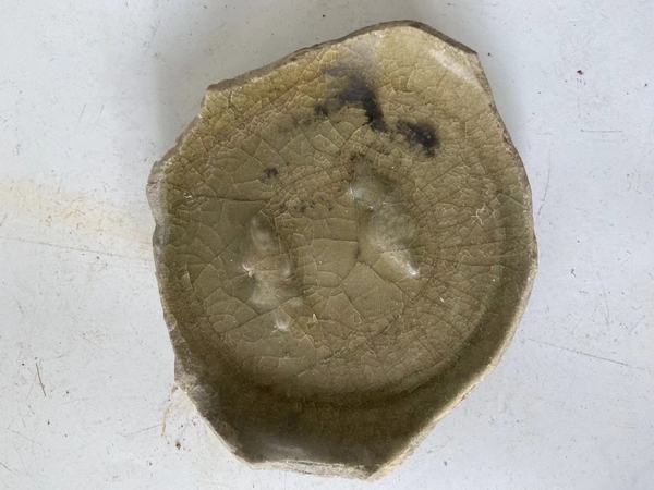 古玩陶瓷南宋龍泉青瓷冰片紋雙魚洗整底拍賣,當(dāng)前價格195元