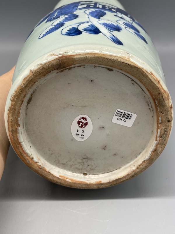 古玩陶瓷清中期青花豆青釉加白陶淵明愛(ài)菊?qǐng)D100 件瓶拍賣,當(dāng)前價(jià)格1782元