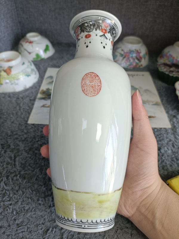 古玩陶瓷民國時期粉彩紅樓夢人物賞瓶拍賣,當前價格3888元