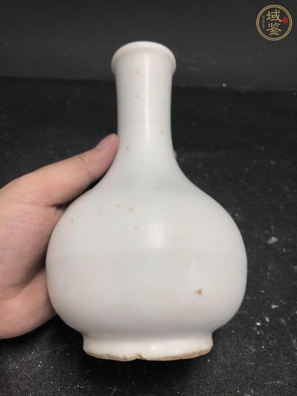 古玩銅器白釉膽瓶  真品鑒賞圖