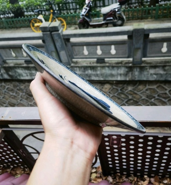 古玩陶瓷哥釉青花花卉紋盤拍賣,當前價格1500元