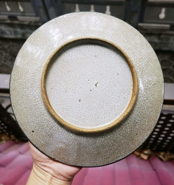 古玩陶瓷哥釉青花花卉紋盤拍賣,當前價格1500元