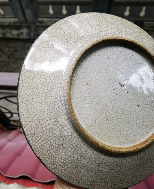 古玩陶瓷哥釉青花花卉紋盤拍賣,當前價格1500元