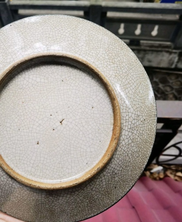 古玩陶瓷哥釉青花花卉紋盤拍賣,當前價格1500元