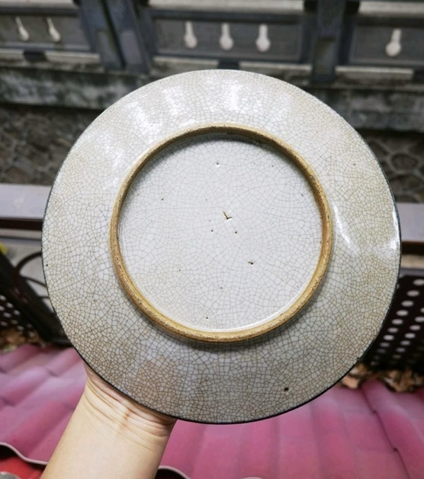 古玩陶瓷哥釉青花花卉紋盤拍賣,當前價格1500元
