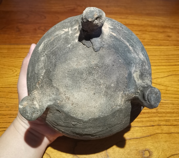 古玩陶瓷漢灰陶鼎式三足爐拍賣,當前價格250元