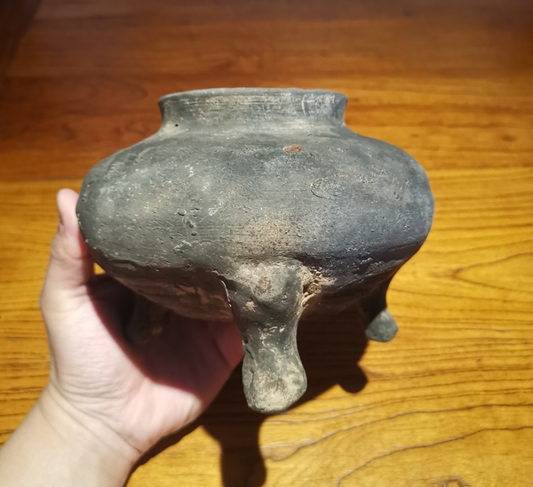 古玩陶瓷漢灰陶鼎式三足爐拍賣，當前價格250元