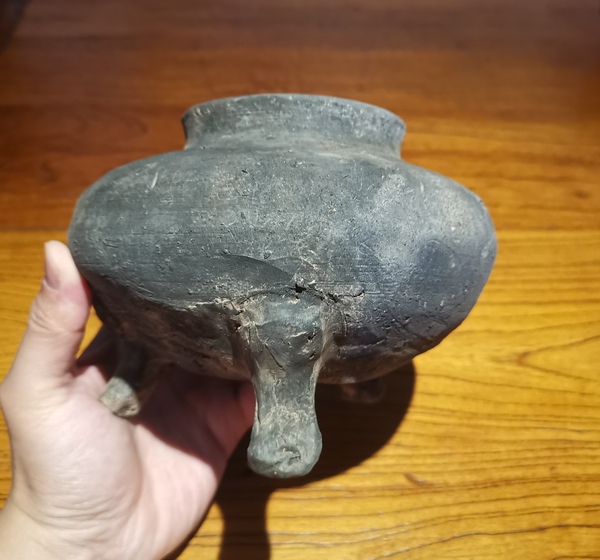 古玩陶瓷漢灰陶鼎式三足爐拍賣,當前價格250元
